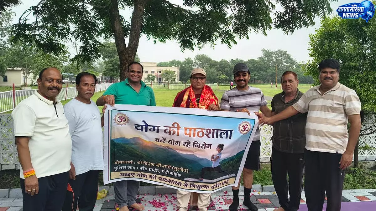 गुरु पूर्णिमा पर हर ओर आस्था का माहौल गुरु पूर्णिमा पर हर ओर आस्था का माहौल