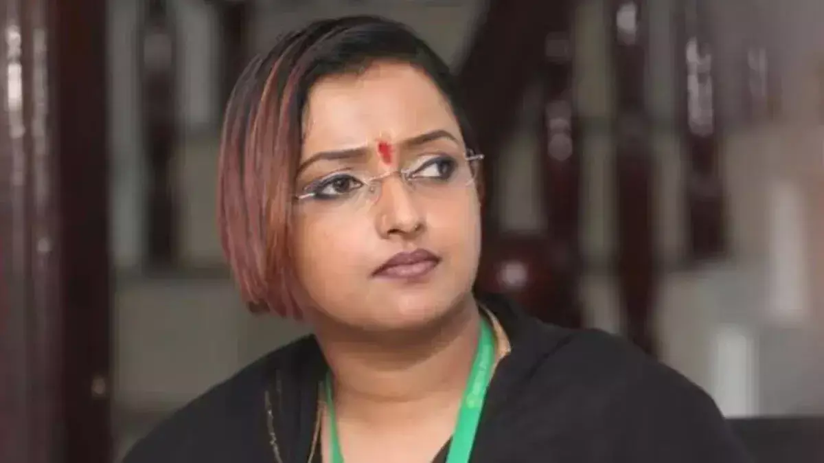 लाइफ मिशन भ्रष्टाचार केस में बढ़ी मुश्किलें, CBI की चार्जशीट से नया मोड़ लाइफ मिशन भ्रष्टाचार केस में बढ़ी मुश्किलें, CBI की चार्जशीट से नया मोड़