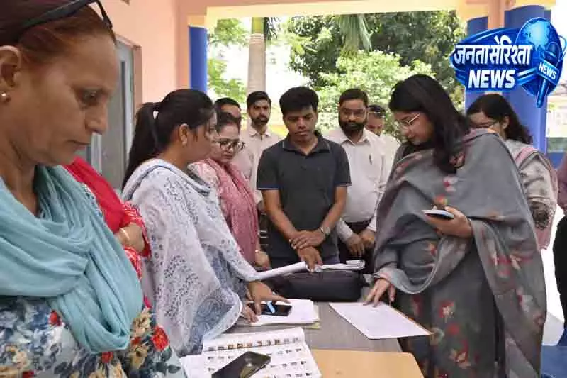 Hisar में वापसी की मांग, सुधार का बहिष्कार Hisar में वापसी की मांग, सुधार का बहिष्कार