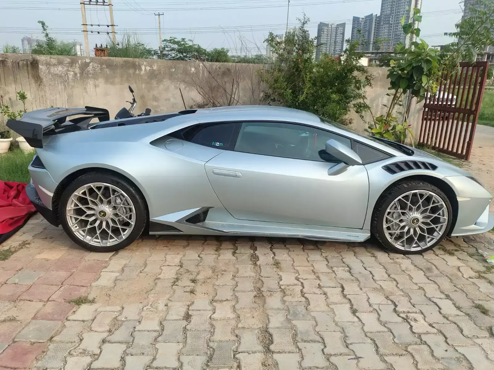 Gurugram: द्वारका एक्सप्रेसवे पर खतरनाक स्टंट, युवक पुलिस के हत्थे चढ़ा Gurugram: द्वारका एक्सप्रेसवे पर खतरनाक स्टंट, युवक पुलिस के हत्थे चढ़ा