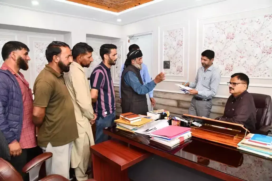 Srinagar: विधायकों और प्रतिनिधिमंडलों से मुलाकात कर बोले जावेद राणा Srinagar: विधायकों और प्रतिनिधिमंडलों से मुलाकात कर बोले जावेद राणा