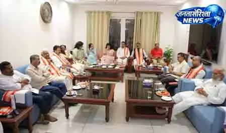 Bhubaneshwar प्रधान ने CM और BJP नेताओं से की मुलाकात Bhubaneshwar प्रधान ने CM और BJP नेताओं से की मुलाकात