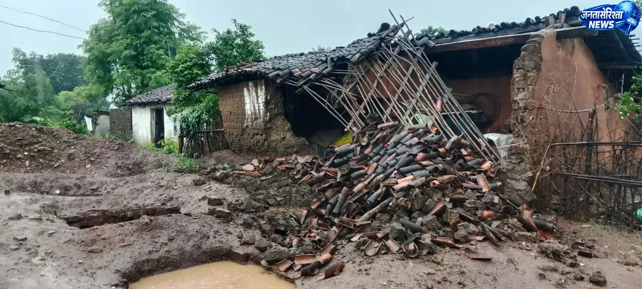 ओडिशा सरकार बाढ़ पीड़ितों को देगी मुआवजा, तीन दिन में नुकसान की रिपोर्ट मांगी ओडिशा सरकार बाढ़ पीड़ितों को देगी मुआवजा, तीन दिन में नुकसान की रिपोर्ट मांगी