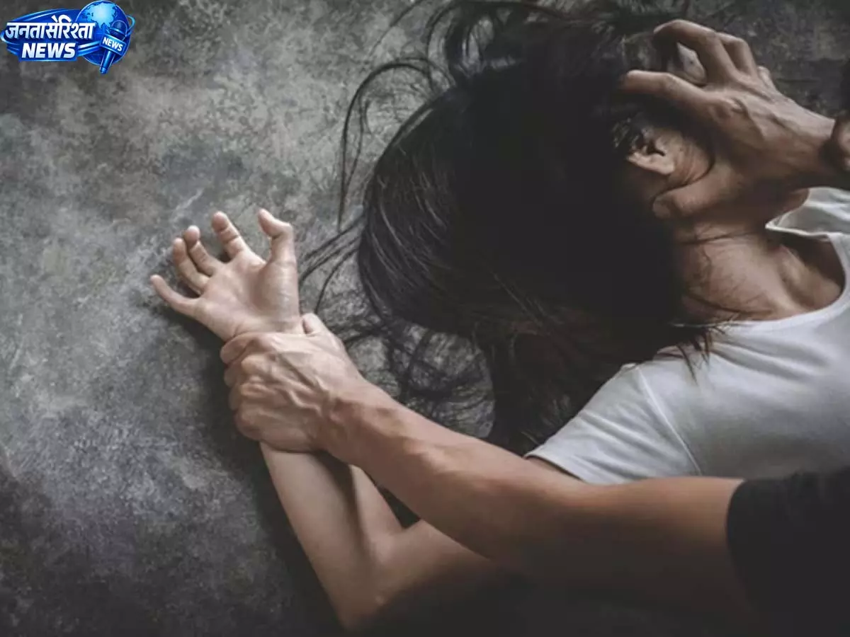 पडोसी ने नाबालिग के साथ किया दुष्कर्म, आरोपी गिरफ्तार पडोसी ने नाबालिग के साथ किया दुष्कर्म, आरोपी गिरफ्तार