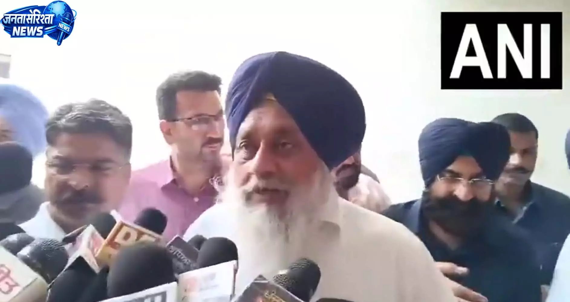 पंजाब में पेपर लीक पर सियासत तेज, सुखबीर बादल ने दिया ये बयान पंजाब में पेपर लीक पर सियासत तेज, सुखबीर बादल ने दिया ये बयान
