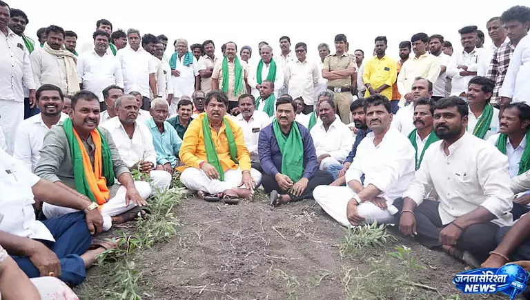 कर्नाटक में सूखे पर सियासत तेज, आर. अशोक का आंदोलन का ऐलान कर्नाटक में सूखे पर सियासत तेज, आर. अशोक का आंदोलन का ऐलान