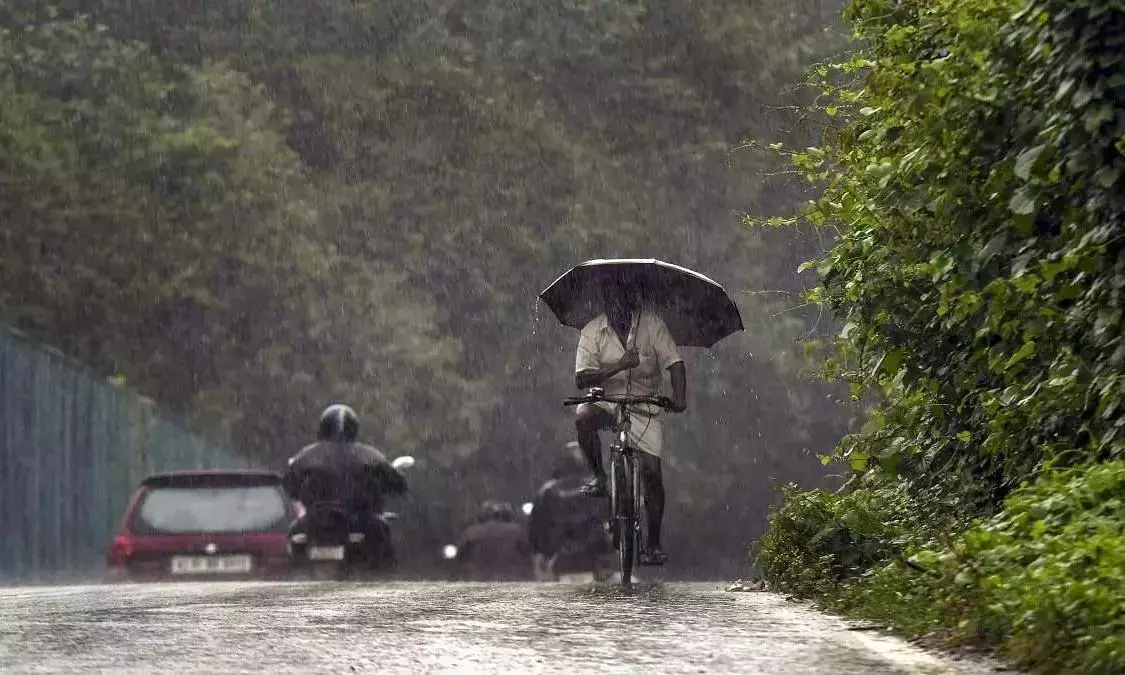 Telangana: कई दिनों की भारी बारिश के बाद, तेलंगाना में बारिश की कमी घटकर 10% रह गई है Telangana: कई दिनों की भारी बारिश के बाद, तेलंगाना में बारिश की कमी घटकर 10% रह गई है