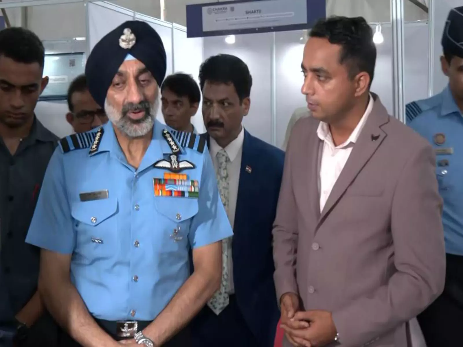 एयर चीफ मार्शल AP सिंह का जोर, स्वदेशी तकनीक और मानव रहित सिस्टम पर बढ़े फोकस एयर चीफ मार्शल AP सिंह का जोर, स्वदेशी तकनीक और मानव रहित सिस्टम पर बढ़े फोकस
