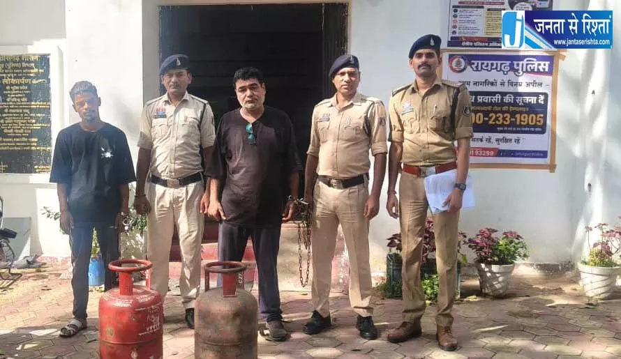 दो चोर और चोरी का माल खरीदने वाला बर्तन व्यवसायी गिरफ्तार, कोतवाली पुलिस ने सुलझाया दो चोरी का मामला दो चोर और चोरी का माल खरीदने वाला बर्तन व्यवसायी गिरफ्तार, कोतवाली पुलिस ने सुलझाया दो चोरी का मामला
