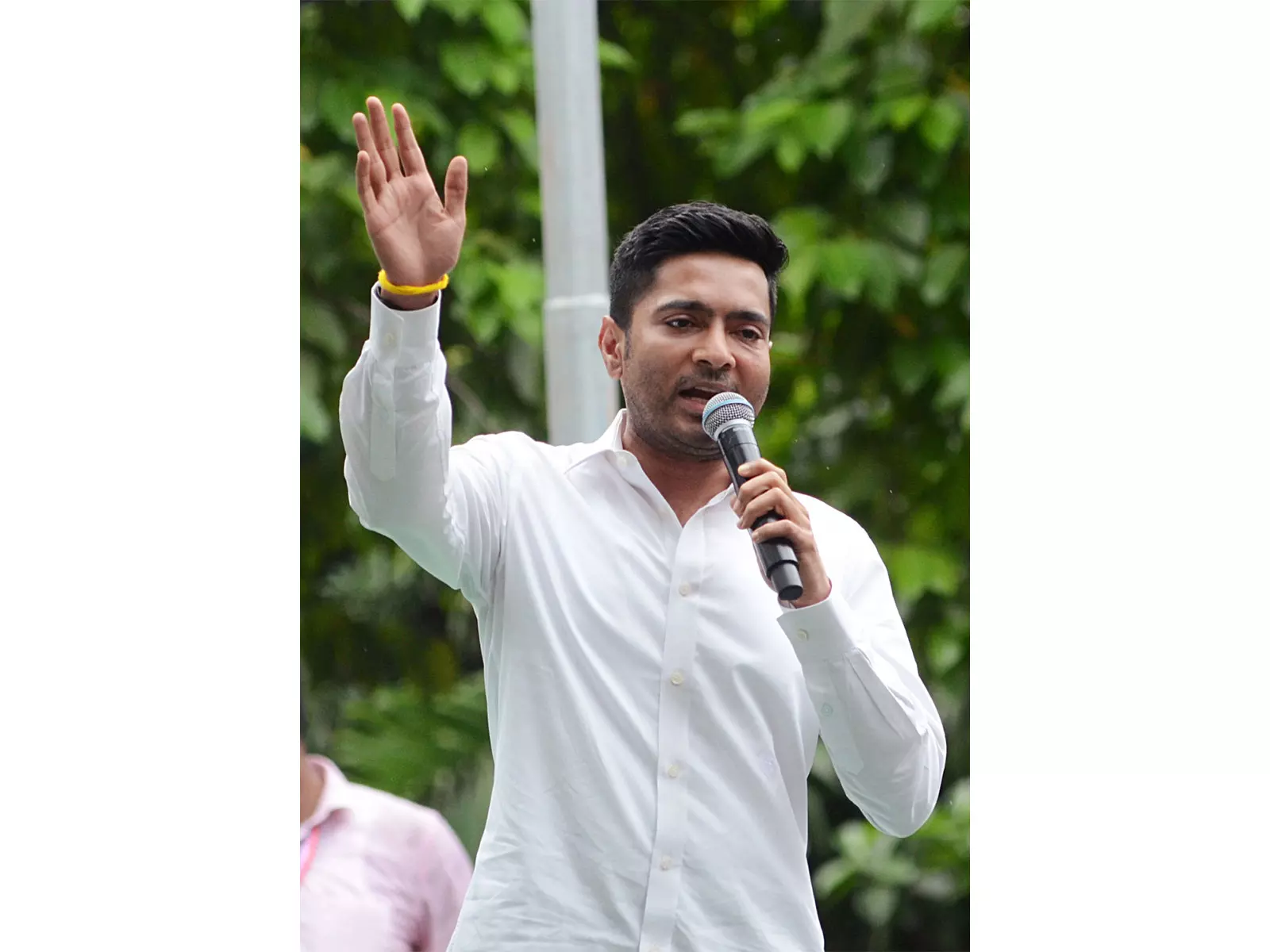 कलकत्ता HC की राहत, TMC सांसद अभिषेक बनर्जी पर 6 अगस्त तक पुलिस कार्रवाई पर रोक कलकत्ता HC की राहत, TMC सांसद अभिषेक बनर्जी पर 6 अगस्त तक पुलिस कार्रवाई पर रोक