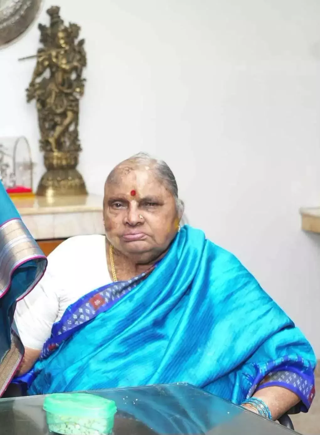 Karnataka: हसन ने चेन्नम्मा देवेगौड़ा के अंतिम अनुष्ठान की मेजबानी की, यातायात पर प्रतिबंध, शटल सेवाएं Karnataka: हसन ने चेन्नम्मा देवेगौड़ा के अंतिम अनुष्ठान की मेजबानी की, यातायात पर प्रतिबंध, शटल सेवाएं
