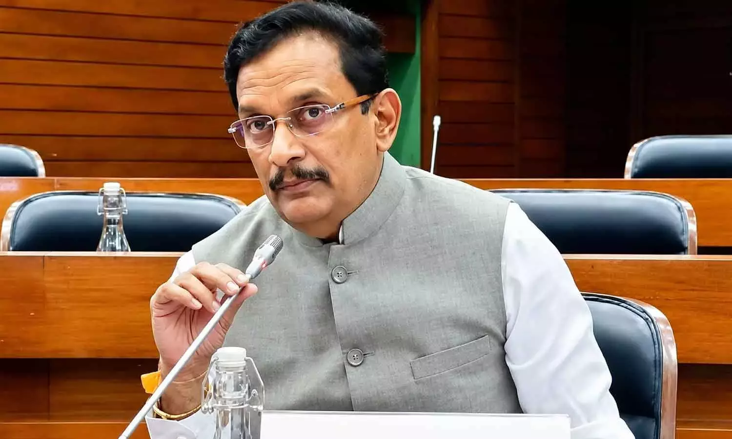 Andhra: सांसद केसिनेनी शिवनाथ ने दुर्गा मंदिर के बुनियादी ढांचे के लिए केंद्रीय समर्थन मांगा Andhra: सांसद केसिनेनी शिवनाथ ने दुर्गा मंदिर के बुनियादी ढांचे के लिए केंद्रीय समर्थन मांगा