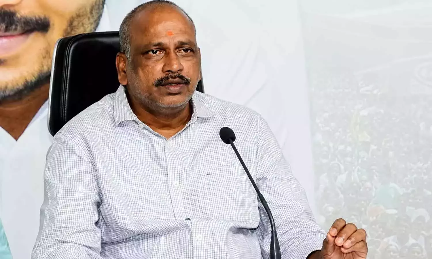एसआईआर प्रक्रिया: YSRCP ने राज्यव्यापी जांच की मांग की, डुप्लिकेट वोटों को चिह्नित किया एसआईआर प्रक्रिया: YSRCP ने राज्यव्यापी जांच की मांग की, डुप्लिकेट वोटों को चिह्नित किया
