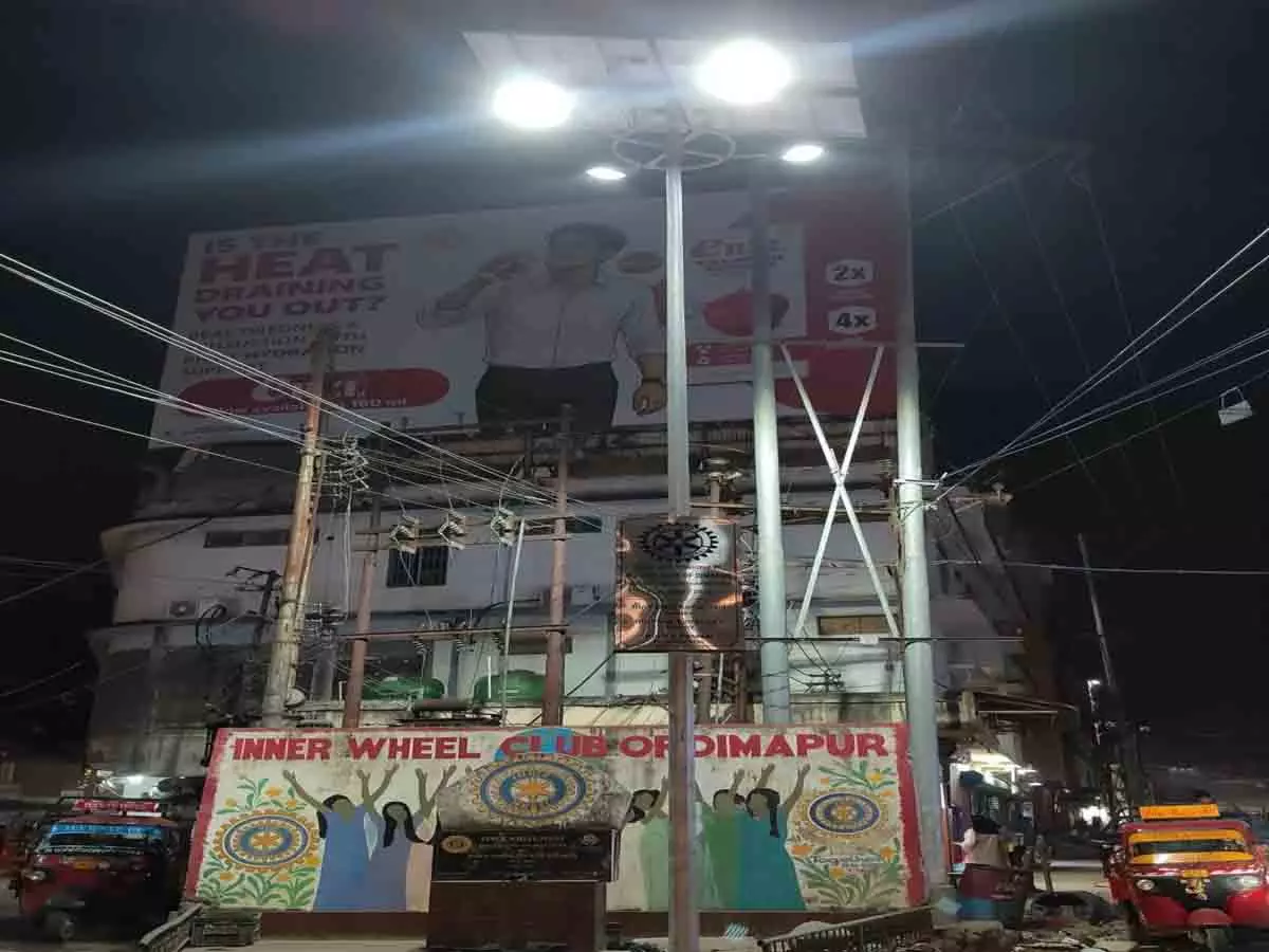 RCD ने मुर्गी पट्टी जंक्शन पर हाई मास्ट सोलर स्ट्रीट लाइट लगाई RCD ने मुर्गी पट्टी जंक्शन पर हाई मास्ट सोलर स्ट्रीट लाइट लगाई