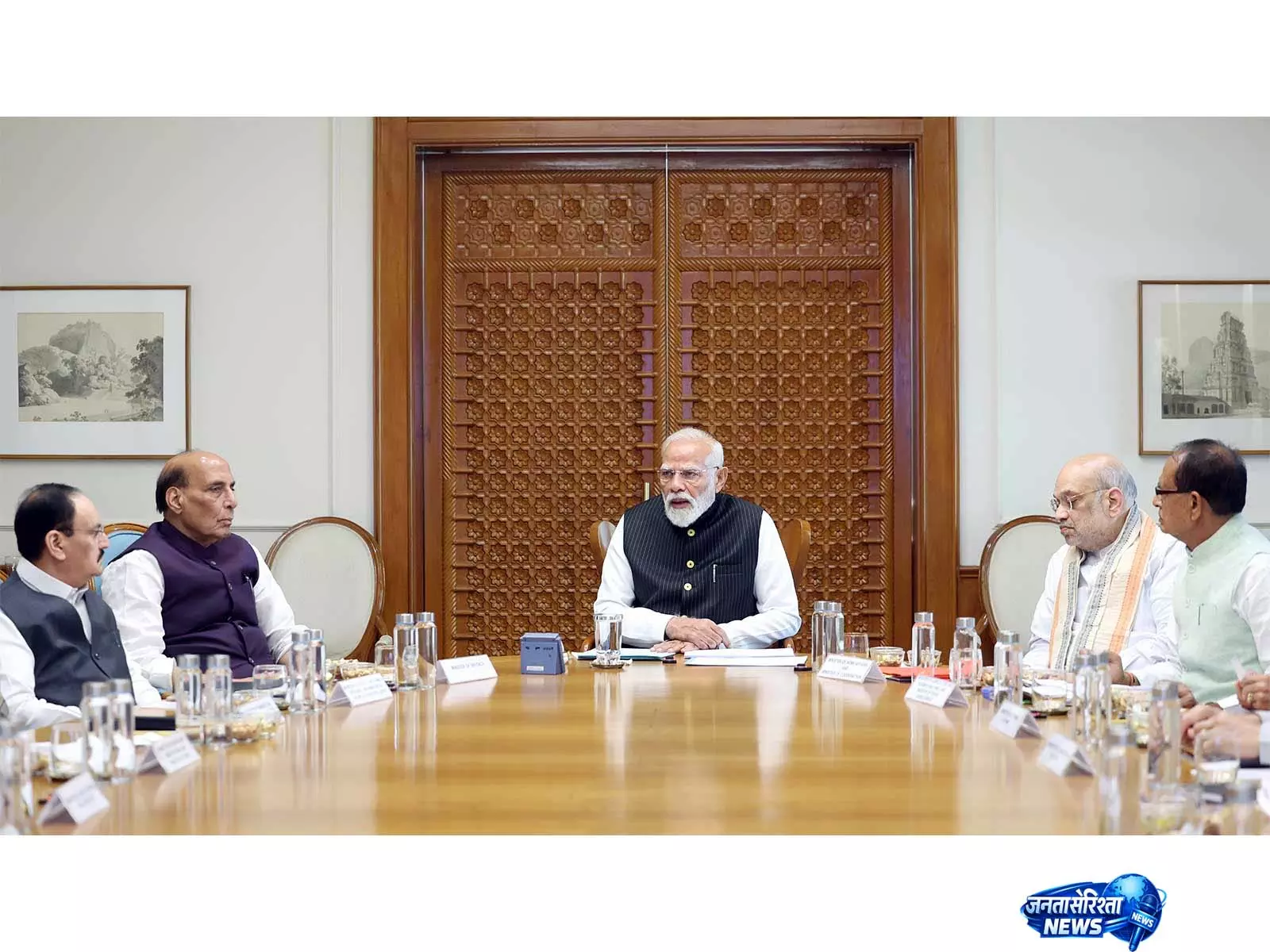 PM मोदी ने पश्चिम एशिया संकट की समीक्षा की, ईंधन और खाद भंडार पर दिया भरोसा PM मोदी ने पश्चिम एशिया संकट की समीक्षा की, ईंधन और खाद भंडार पर दिया भरोसा