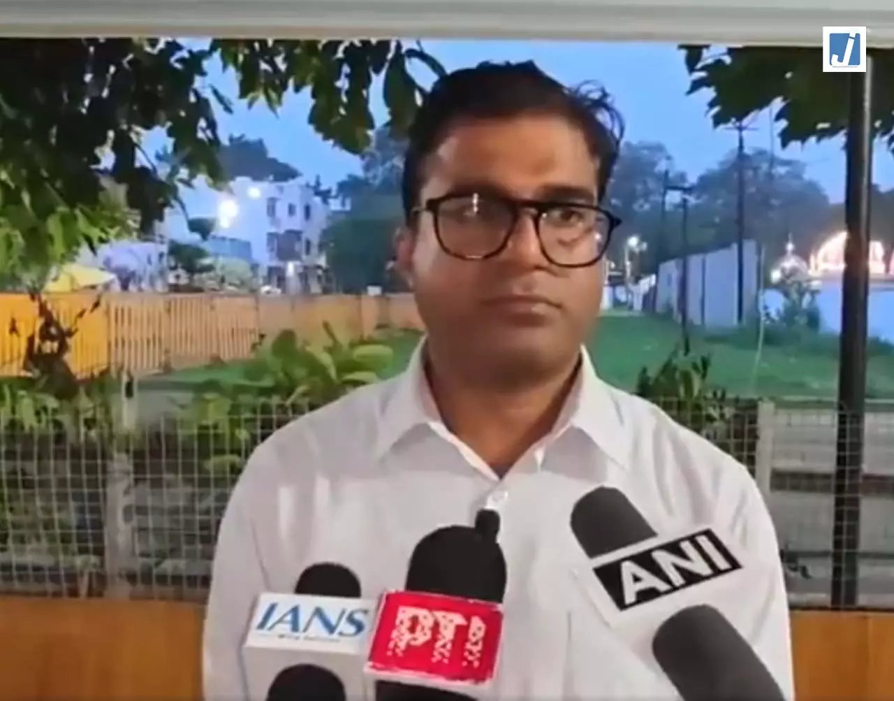 धार कलेक्टर ने भोजशाला परिसर का किया निरीक्षण, सुप्रीम कोर्ट के निर्देशों के पालन की तैयारी तेज धार कलेक्टर ने भोजशाला परिसर का किया निरीक्षण, सुप्रीम कोर्ट के निर्देशों के पालन की तैयारी तेज