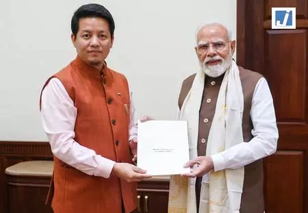 सिक्किम के सांसद ने पीएम मोदी से की मुलाकात, अहम मुद्दों पर केंद्र से दखल की मांग सिक्किम के सांसद ने पीएम मोदी से की मुलाकात, अहम मुद्दों पर केंद्र से दखल की मांग