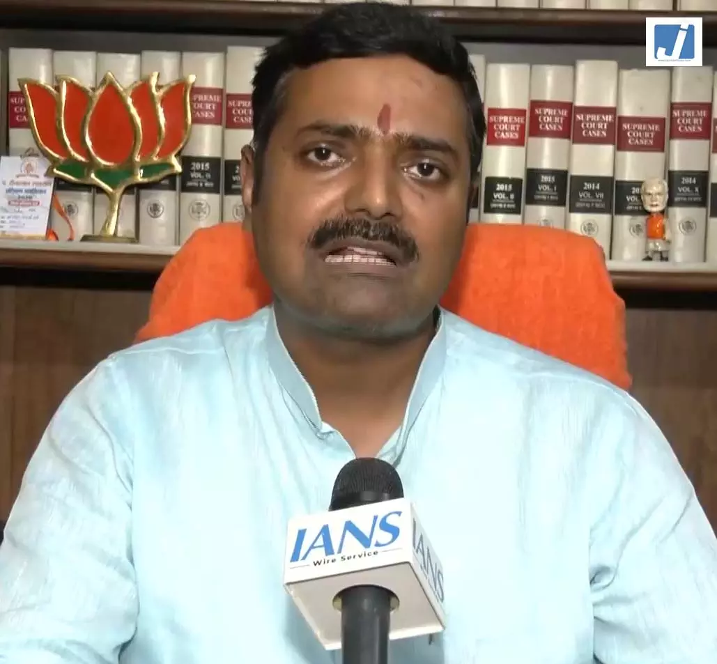 खड़गे के बयान पर BJP का पलटवार, राकेश त्रिपाठी बोले- कांग्रेस अध्यक्ष ने तथ्यों में की गलती खड़गे के बयान पर BJP का पलटवार, राकेश त्रिपाठी बोले- कांग्रेस अध्यक्ष ने तथ्यों में की गलती