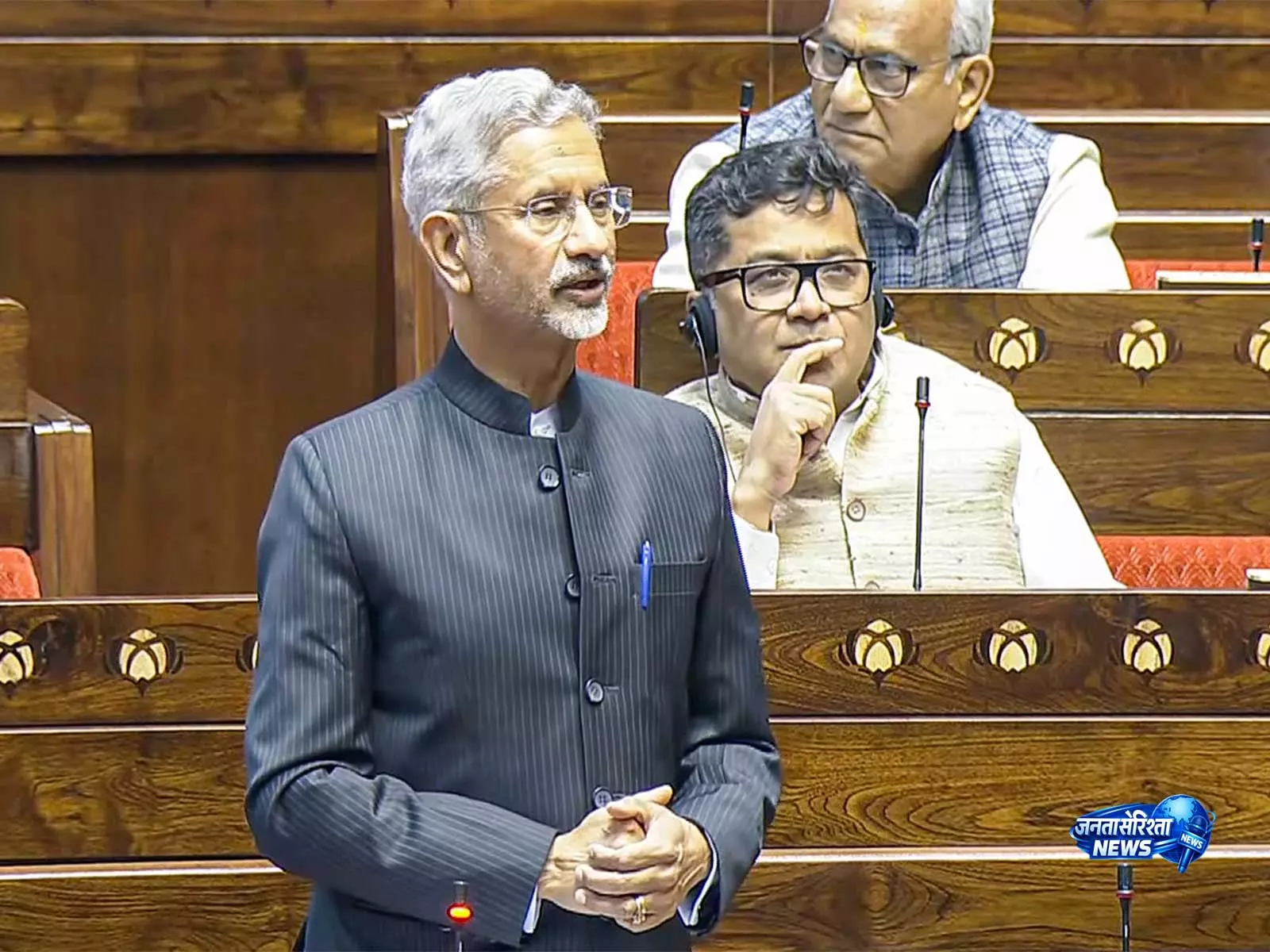 अमेरिका ने 2026 के पहले 3 महीनों में 414 भारतीयों को किया डिपोर्ट: Jaishankar अमेरिका ने 2026 के पहले 3 महीनों में 414 भारतीयों को किया डिपोर्ट: Jaishankar