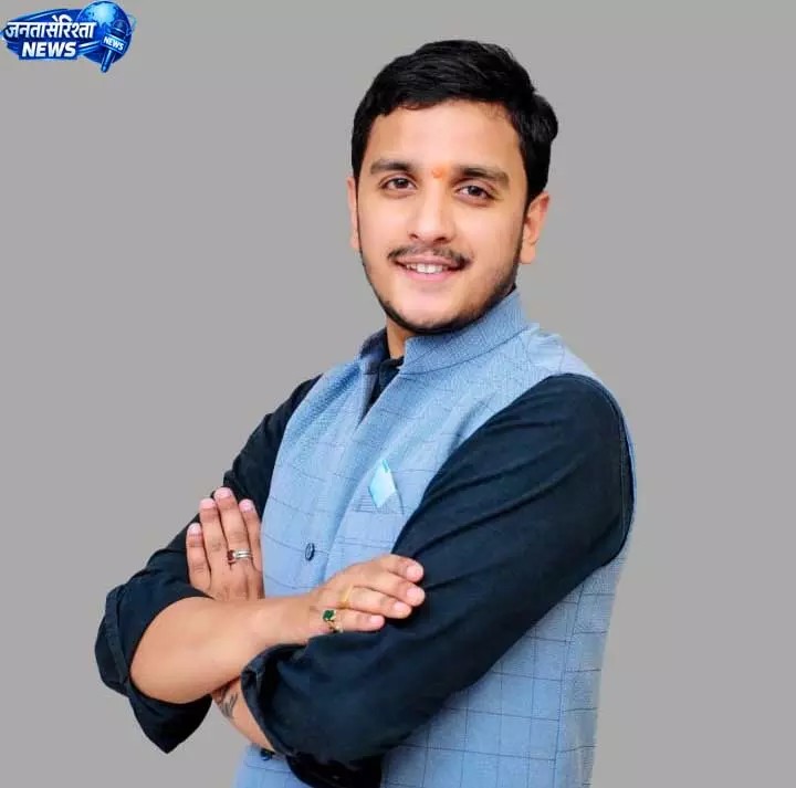 Raipur Breaking: जोन अध्यक्ष मुरली शर्मा के बेटे अनिल शर्मा पर FIR दर्ज Raipur Breaking: जोन अध्यक्ष मुरली शर्मा के बेटे अनिल शर्मा पर FIR दर्ज