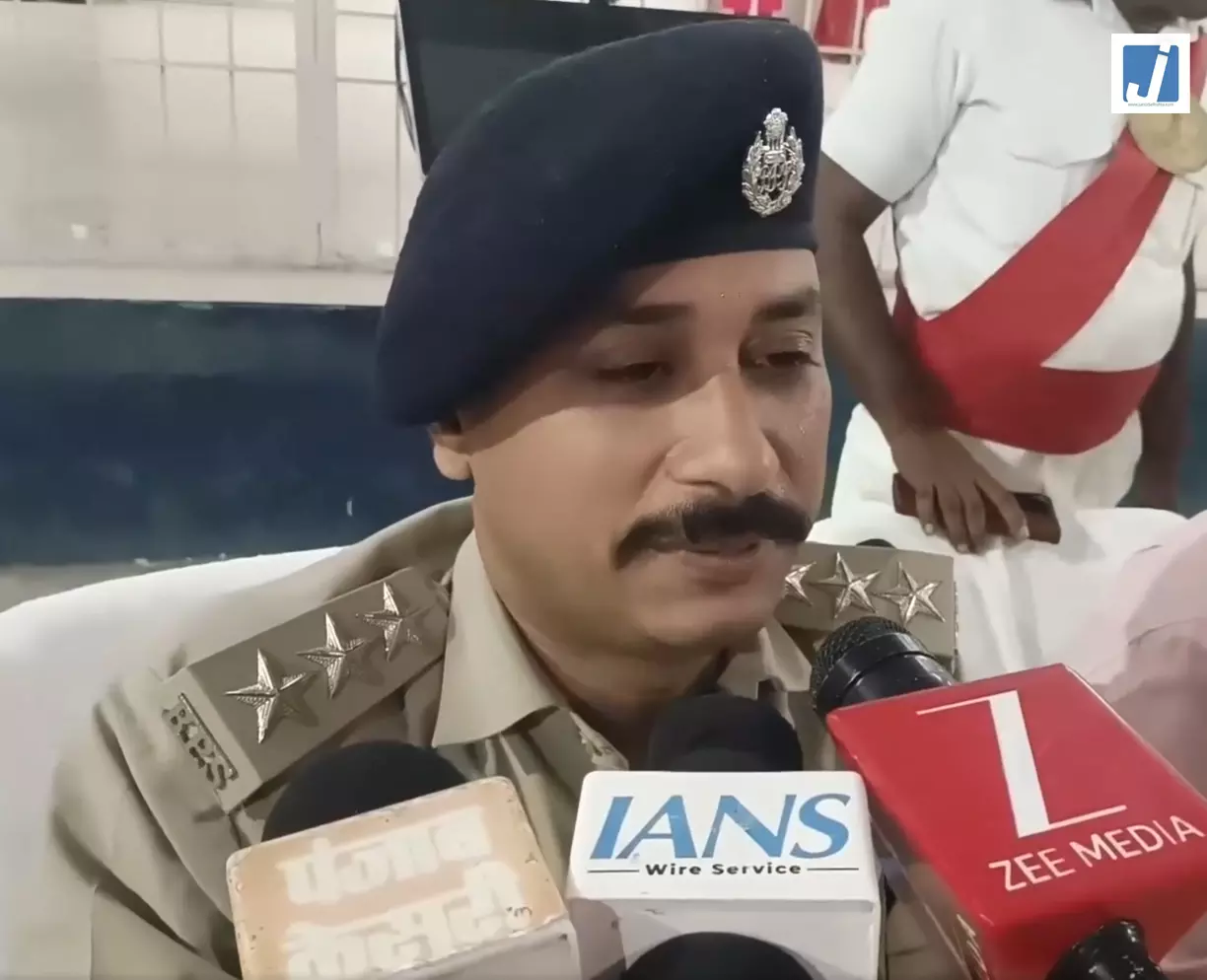 श्रावणी मेला 2026 को लेकर सुरक्षा तैयारी तेज, बक्सर में पुलिस ने की विशेष बैठक श्रावणी मेला 2026 को लेकर सुरक्षा तैयारी तेज, बक्सर में पुलिस ने की विशेष बैठक