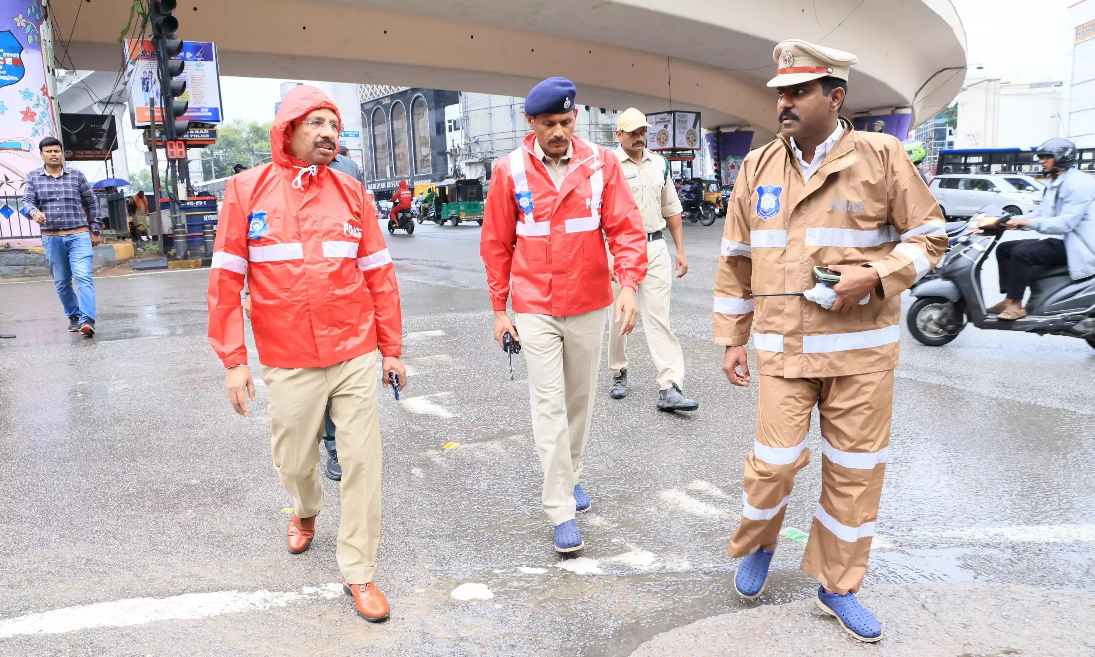 Telangana: वीसी सज्जनार ने नागरिकों को भारी बारिश के दौरान सतर्क रहने की सलाह दी Telangana: वीसी सज्जनार ने नागरिकों को भारी बारिश के दौरान सतर्क रहने की सलाह दी