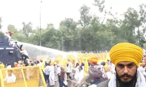 Chandigarh: चंडीगढ़ में अमृतपाल समर्थकों पर बड़ी कार्रवाई, मामला दर्ज Chandigarh: चंडीगढ़ में अमृतपाल समर्थकों पर बड़ी कार्रवाई, मामला दर्ज