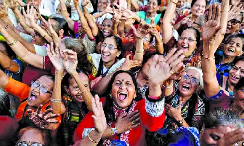 मेंटल हेल्थ के लिए जरूरी हैं ये आदतें, खुश लोग रोज करते हैं ये 3 काम मेंटल हेल्थ के लिए जरूरी हैं ये आदतें, खुश लोग रोज करते हैं ये 3 काम