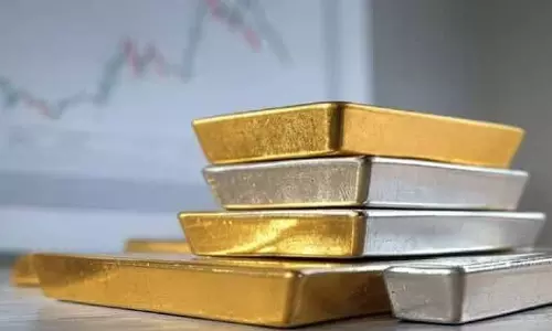 सोने-चांदी के दाम में फिर गिरावट, बाजार खुलते ही कीमतों में बड़ा बदलाव सोने-चांदी के दाम में फिर गिरावट, बाजार खुलते ही कीमतों में बड़ा बदलाव