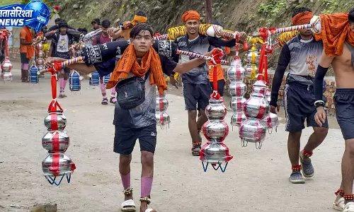 श्रावण के साथ शुरू हुई कांवड़ यात्रा, हरिद्वार में उमड़ा श्रद्धालुओं का सैलाब श्रावण के साथ शुरू हुई कांवड़ यात्रा, हरिद्वार में उमड़ा श्रद्धालुओं का सैलाब
