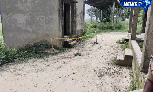 गोरखपुर कांड: वर्दी के पीछे छिपे दरिंदे का खुलासा, श्मशान में हुई वारदात से मचा हड़कंप गोरखपुर कांड: वर्दी के पीछे छिपे दरिंदे का खुलासा, श्मशान में हुई वारदात से मचा हड़कंप