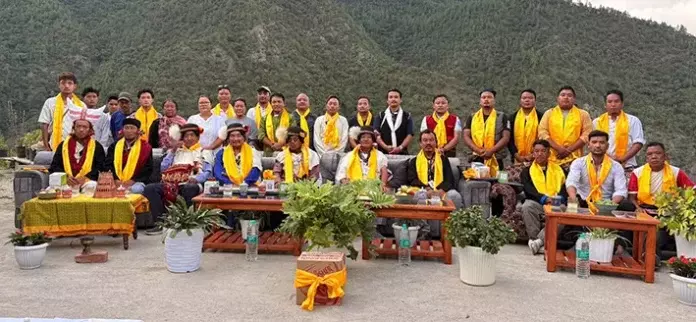 BOMDILA: गुरु पूर्णिमा पर पुजारियों का सम्मान, श्रद्धा और भक्ति से मनाया गया पावन पर्व BOMDILA: गुरु पूर्णिमा पर पुजारियों का सम्मान, श्रद्धा और भक्ति से मनाया गया पावन पर्व