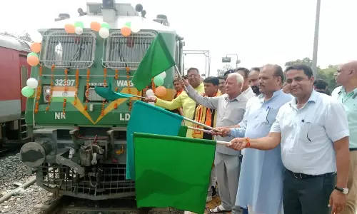 Udaipur: वरिष्ठ नागरिकों की धार्मिक यात्रा शुरू, रामेश्वरम-मदुरई प्रस्थान Udaipur: वरिष्ठ नागरिकों की धार्मिक यात्रा शुरू, रामेश्वरम-मदुरई प्रस्थान