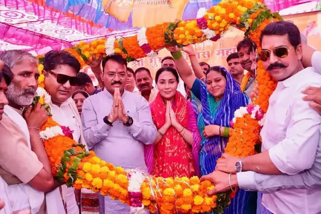 Bharatpur: भरतपुर में संत रविदास यात्रा को मिला श्रद्धालुओं का समर्थन Bharatpur: भरतपुर में संत रविदास यात्रा को मिला श्रद्धालुओं का समर्थन