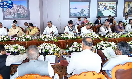 कर्नाटक कैबिनेट विस्तार तय, 18 नए मंत्री ले सकते हैं शपथ कर्नाटक कैबिनेट विस्तार तय, 18 नए मंत्री ले सकते हैं शपथ