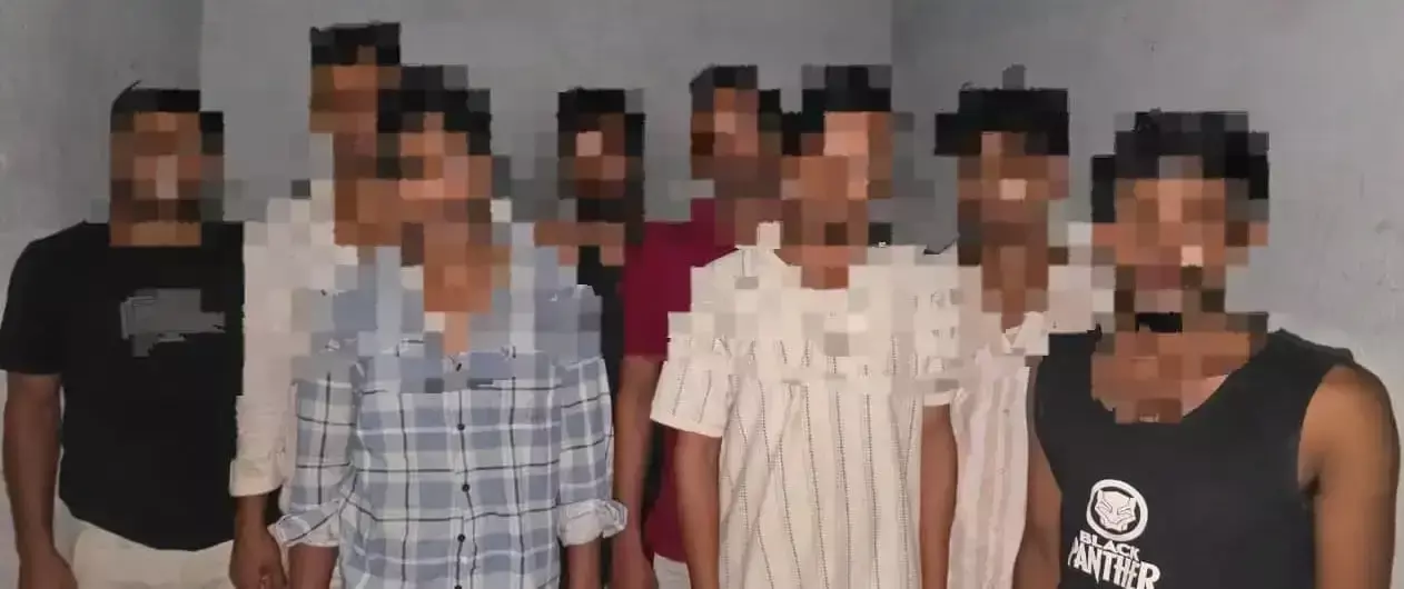 Saran: बिहार पुलिस परीक्षा में सेंध, सिपाही और होमगार्ड समेत आठ पर कार्रवाई Saran: बिहार पुलिस परीक्षा में सेंध, सिपाही और होमगार्ड समेत आठ पर कार्रवाई