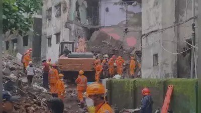 Mumbai: महाराष्ट्र में दर्दनाक हादसा, भिवंडी में इमारत ढहने से नौ की मौत Mumbai: महाराष्ट्र में दर्दनाक हादसा, भिवंडी में इमारत ढहने से नौ की मौत