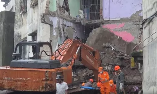 भिवंडी में बिल्डिंग गिरने से 9 की मौत, सीएम फडणवीस और डिप्टी सीएम शिंदे ने जताया दुख