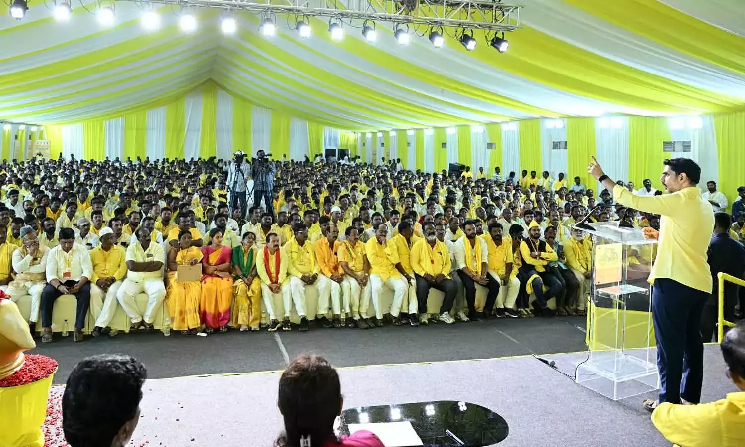 Andhra: मेगा डीएससी कथित घोटाले पर खुली बहस के लिए जगन को चुनौती दी Andhra: मेगा डीएससी कथित घोटाले पर खुली बहस के लिए जगन को चुनौती दी