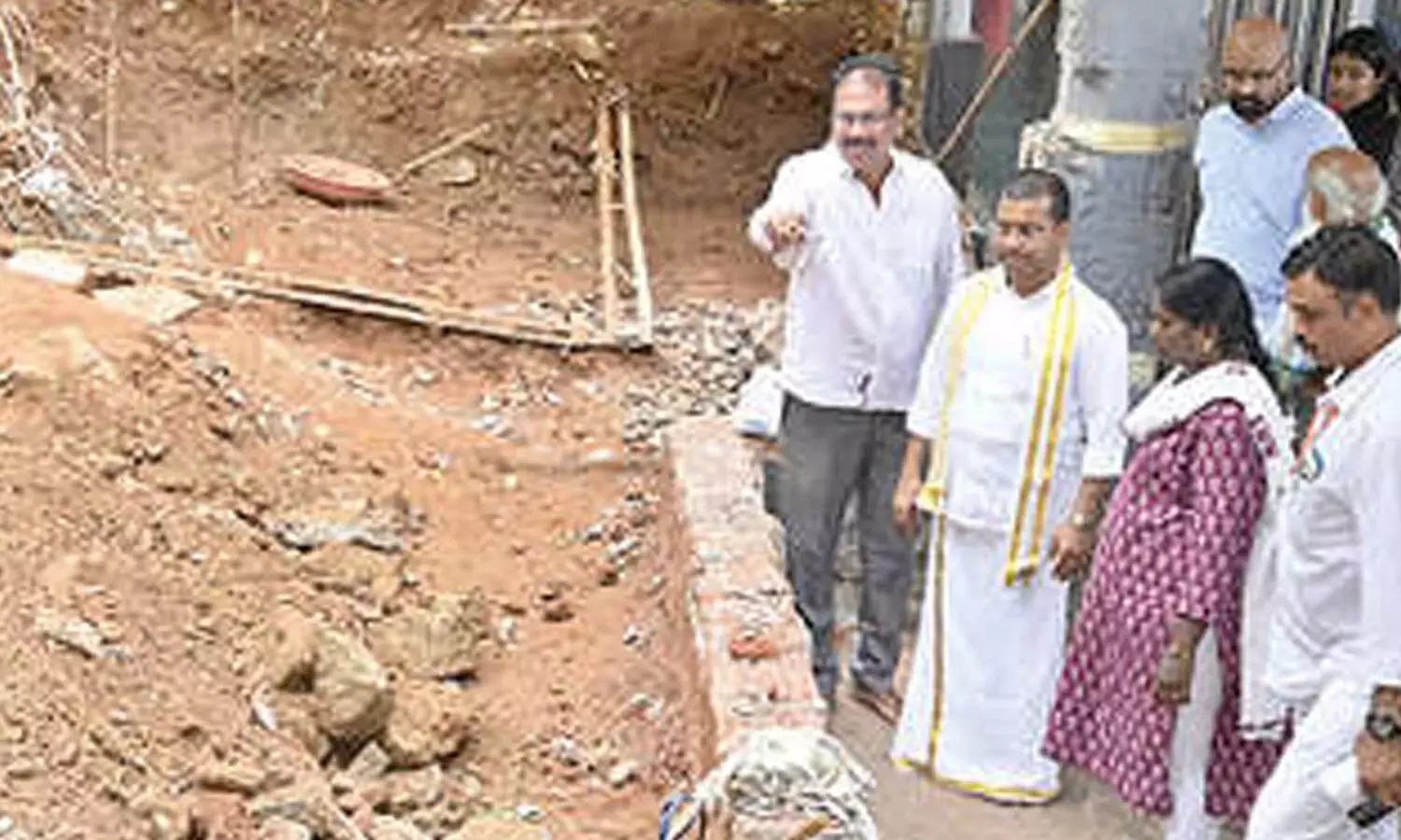 Vijayawada: भक्तों के लिए समर्पित कतार, नया रैंप Vijayawada: भक्तों के लिए समर्पित कतार, नया रैंप