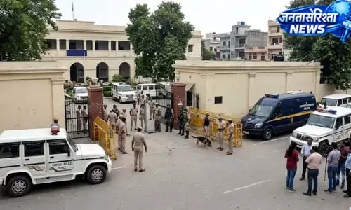 सोनीपत में कोर्ट-DC ऑफिस को बम से उड़ाने की धमकी सोनीपत में कोर्ट-DC ऑफिस को बम से उड़ाने की धमकी