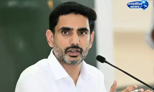 DSC भर्ती पर सियासी घमासान, YSRCP ने लगाए घोटाले के आरोप DSC भर्ती पर सियासी घमासान, YSRCP ने लगाए घोटाले के आरोप