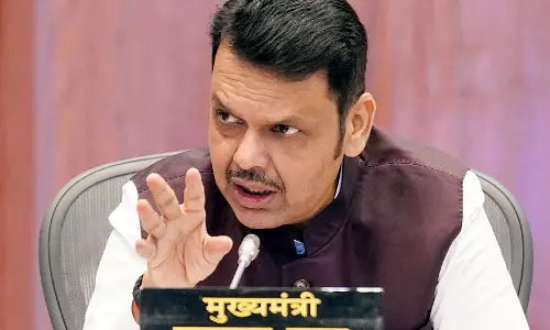 भिवंडी इमारत हादसे में 9 की मौत, CM फडणवीस ने FIR के दिए आदेश भिवंडी इमारत हादसे में 9 की मौत, CM फडणवीस ने FIR के दिए आदेश