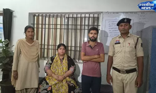 CG BREAKING: देह व्यापार के दो अड्डों पर पुलिस की छापेमारी, दो महिलाओं समेत चार गिरफ्तार