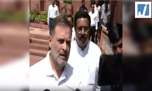 क्या आप भाजपा से हैं...पुलिसकर्मियों के परिजनों की प्रेस कांफ्रेंस पर राहुल गांधी का तीखा हमला क्या आप भाजपा से हैं...पुलिसकर्मियों के परिजनों की प्रेस कांफ्रेंस पर राहुल गांधी का तीखा हमला