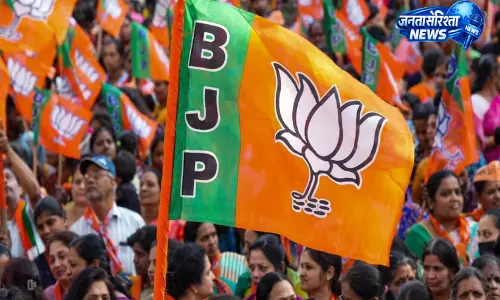 BJP पार्षद की छुट्टी अर्जी पर निगम में घमासान BJP पार्षद की छुट्टी अर्जी पर निगम में घमासान