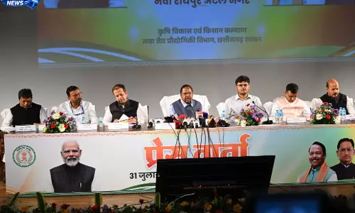 खाद की कालाबाजारी पर बड़ी कार्रवाई, 68 हजार बोरी उर्वरक जब्त, 11 दुकानों के लाइसेंस रद्द खाद की कालाबाजारी पर बड़ी कार्रवाई, 68 हजार बोरी उर्वरक जब्त, 11 दुकानों के लाइसेंस रद्द