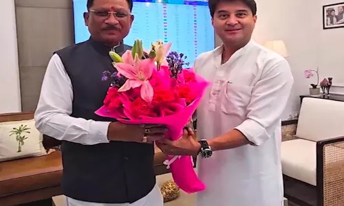 मुख्यमंत्री विष्णुदेव साय ने की केंद्रीय संचार मंत्री ज्योतिरादित्य सिंधिया से मुलाकात मुख्यमंत्री विष्णुदेव साय ने की केंद्रीय संचार मंत्री ज्योतिरादित्य सिंधिया से मुलाकात