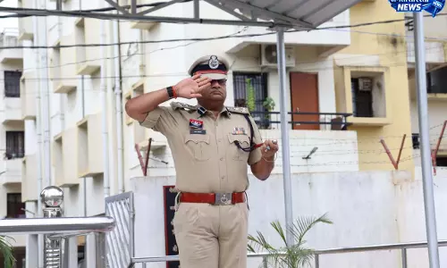 DIG-SSP राजेश अग्रवाल ने परेड की सलामी ली, उत्कृष्ट जवानों को किया सम्मानित