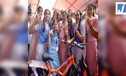 दिल्ली की मुख्यमंत्री रेखा गुप्ता ने 3,000 से ज्यादा छात्राओं को साइकिलें बांटीं दिल्ली की मुख्यमंत्री रेखा गुप्ता ने 3,000 से ज्यादा छात्राओं को साइकिलें बांटीं